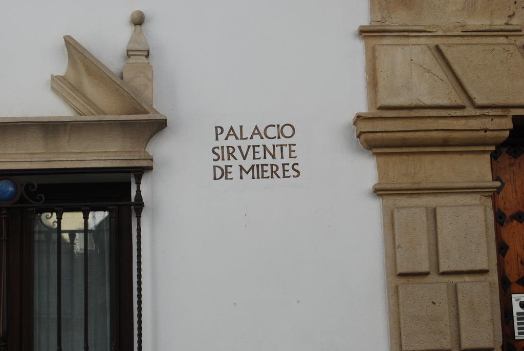 Palacio Sirvente Mieres - Parking Gratuito Andújar Eksteriør billede