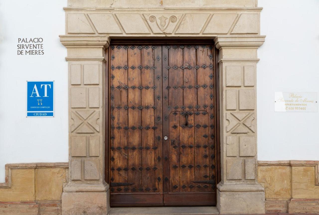 Palacio Sirvente Mieres - Parking Gratuito Andújar Eksteriør billede